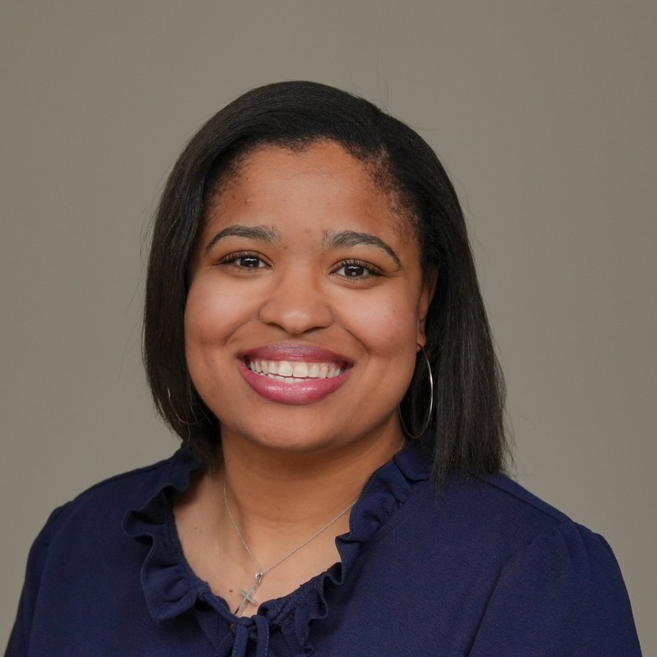 Kelsey Jones headshot